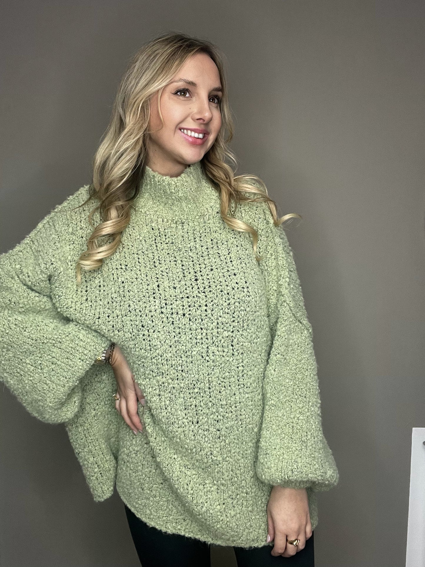 Bouclé Pullover Grün